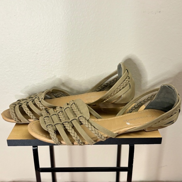 4/$10🎄City Classified Olive Tan Braided Sandals Size 7 - Picture 4 of 11
